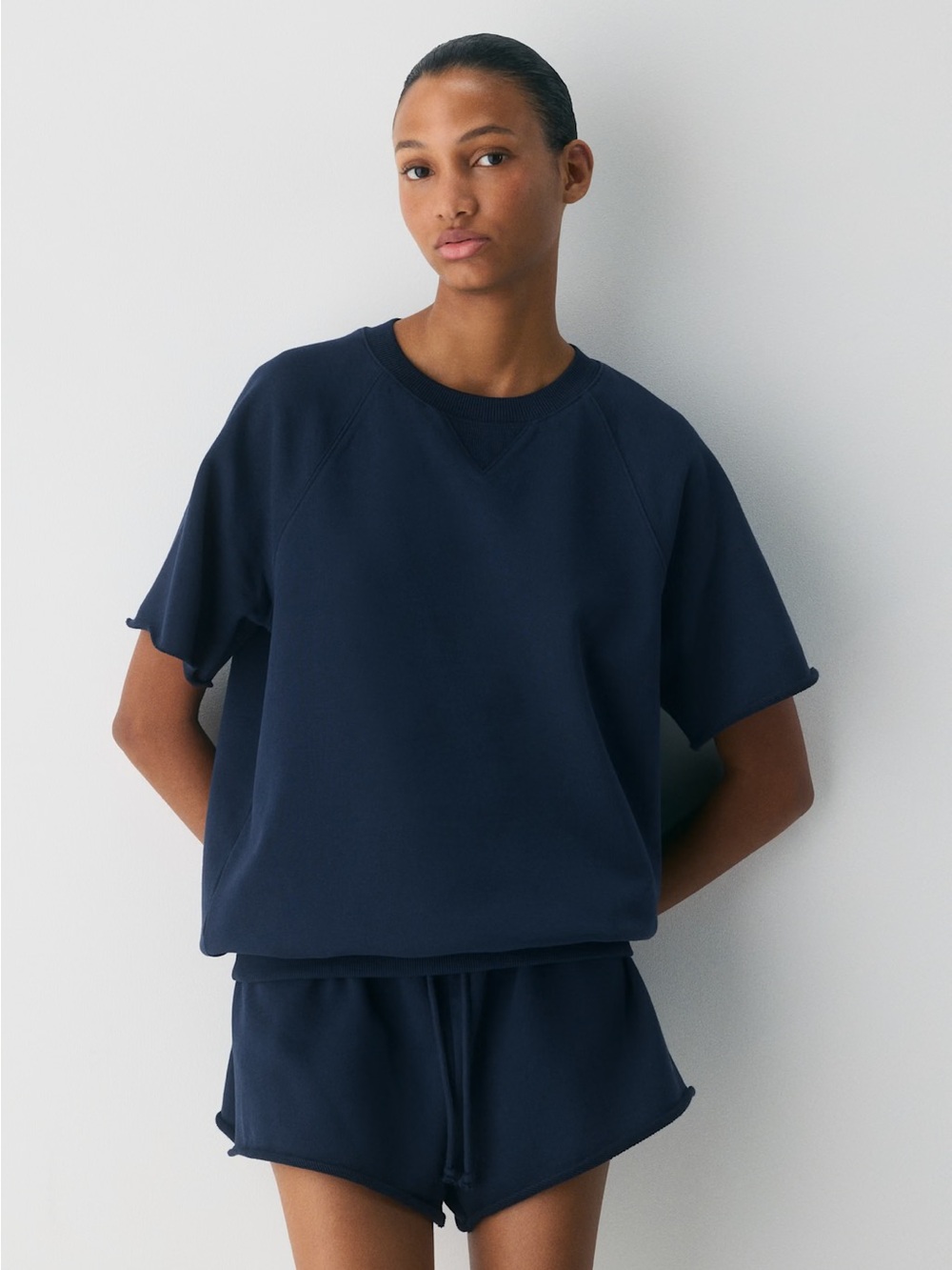 NWT - Aritzia Terry Sweatfleece Perfect Raglan T-Shirt - Admiral - Size Small